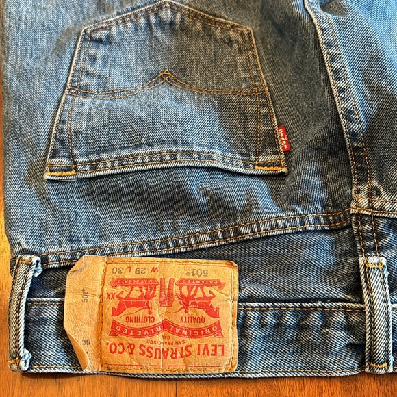 Men’s Levi’s 501 - Picture 3 of 11